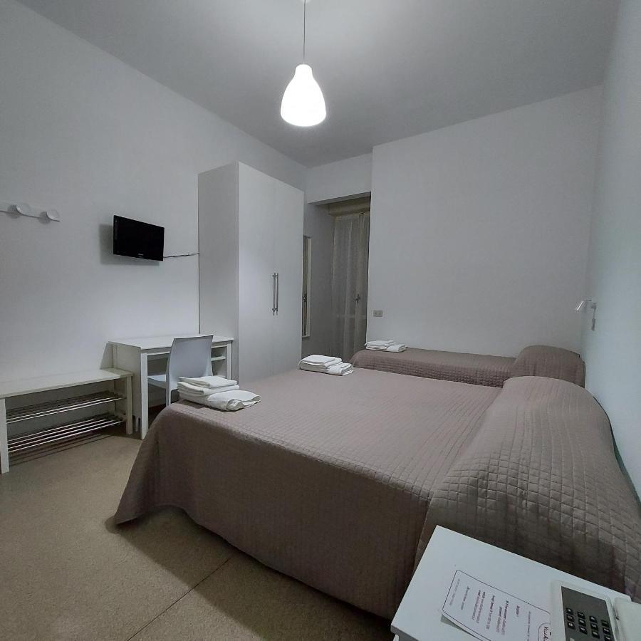 Hotel Villa Alberta B&B Чезенатико Екстериор снимка